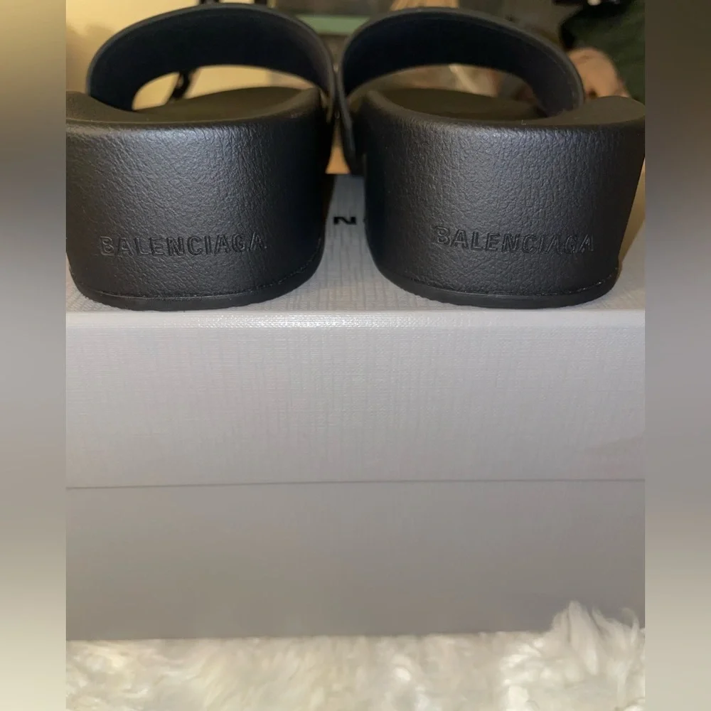 Balenciaga Pool slide - Picture 2 of 3